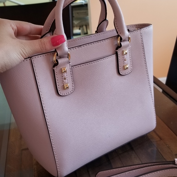 Michael Kors - Picture 2 of 6